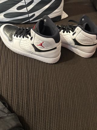 Zapatillas Nike Air Jordan Blancas y Negras