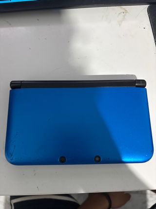 Nintendo 3DS XL Azul con Cargador