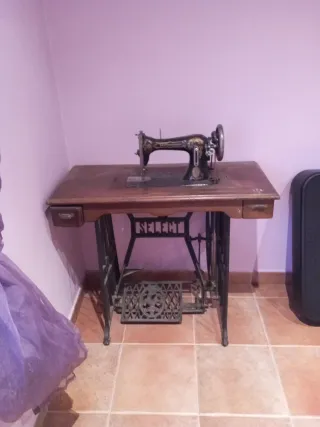 Máquina de coser antigua Santa Susana