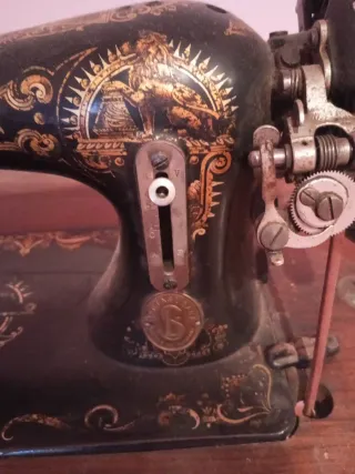 Máquina de coser antigua Santa Susana