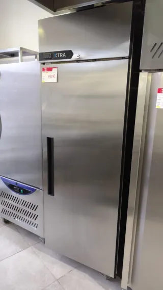 Congelador vertical XTRA
