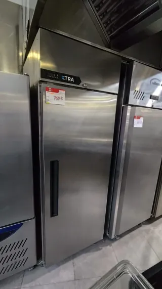Congelador vertical XTRA