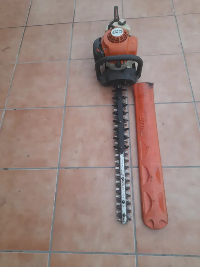 Cortasetos Stihl HS 81 R