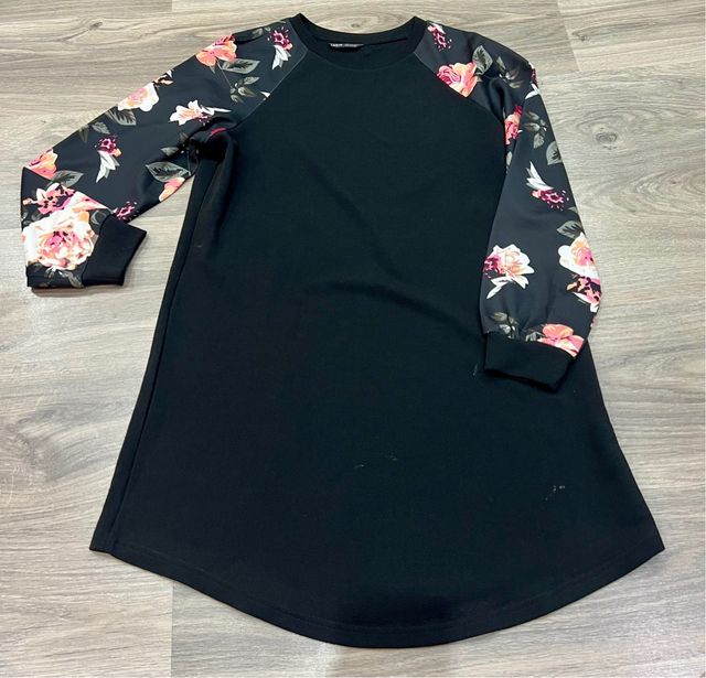 Vestido premamá floral negro