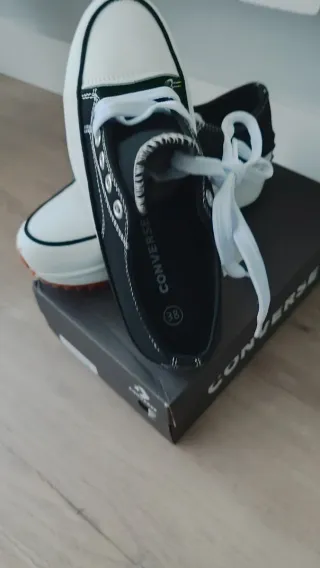 Converse plataforma negras y blancas talla 38