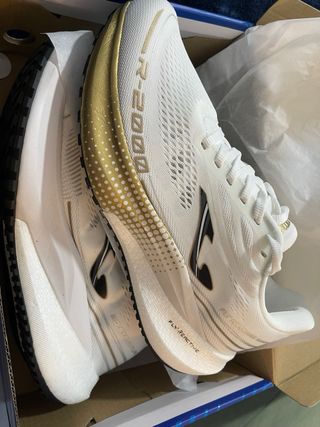 Zapatillas Joma R 2000 Blancas y Negras