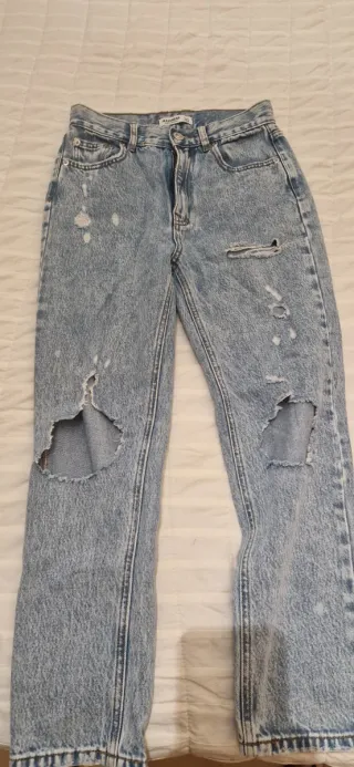 Pantalón vaquero Pull&Bear desgastado