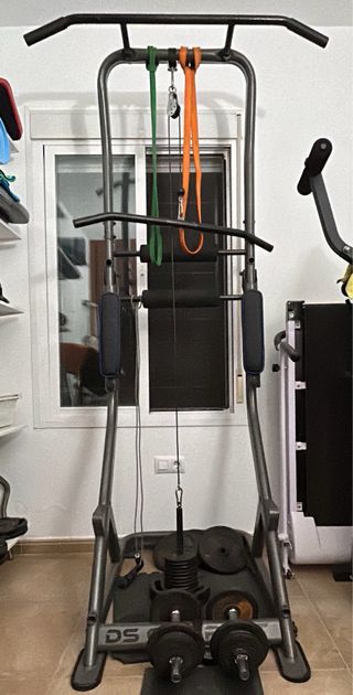 Máquina de dominadas y ejercicios