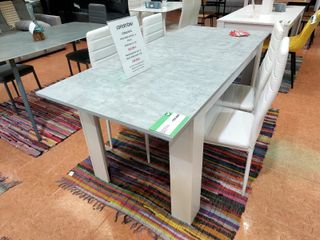 Mesa Extensiblepara Comedor o Cocina con sillas