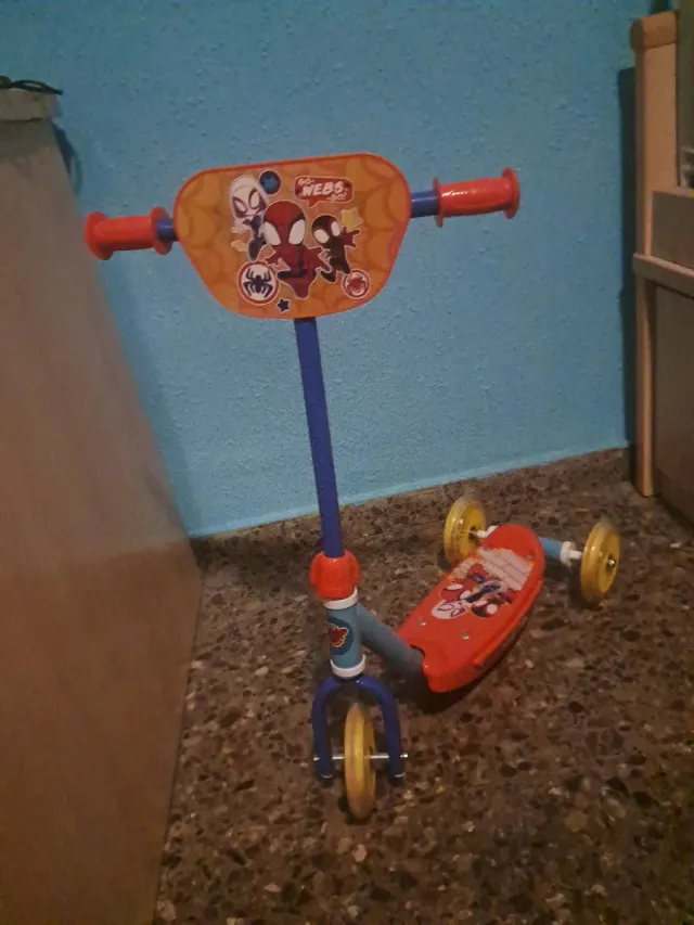 Patinete 3 Ruedas Spiderman