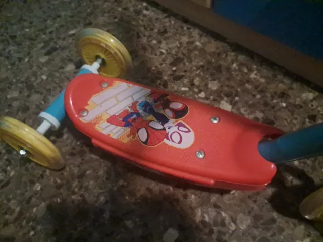 Patinete 3 Ruedas Spiderman
