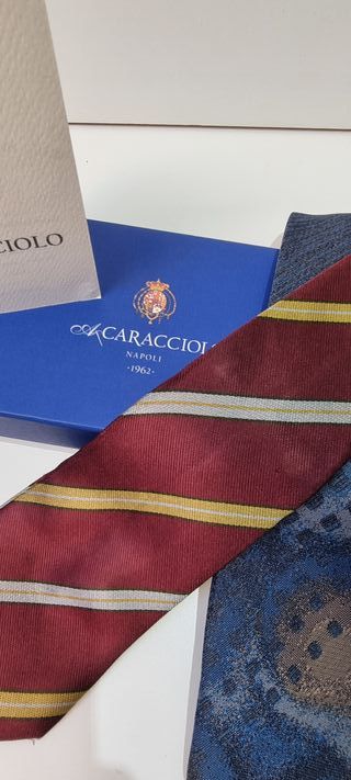 Corbatas Caracciolo Nápoles Italia
