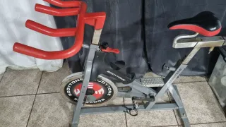 Bicicleta Spinning Bodytone.
