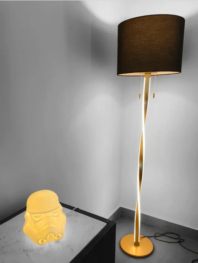 Lampara Casco Stormtrooper Star Wars Cerámica USB