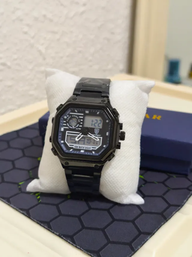 Reloj poedagar Negro y Plateado