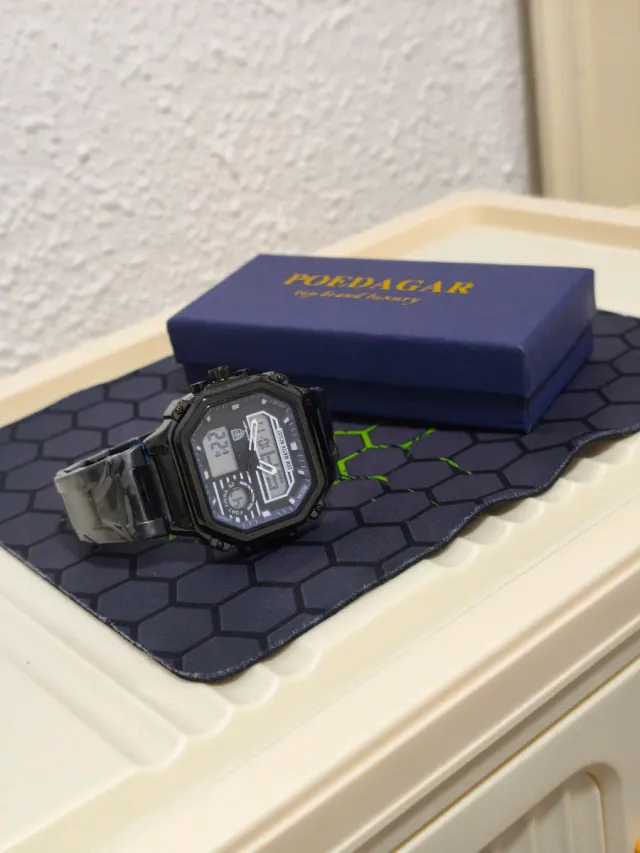 Reloj poedagar Negro y Plateado