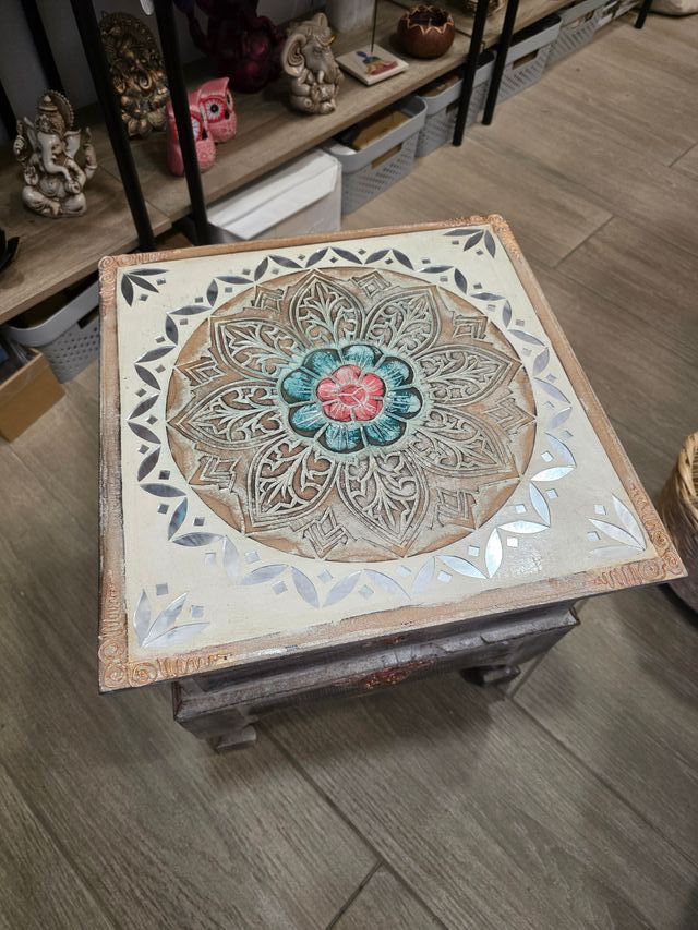 Mesa de Indonesia - Hecha a Mano Mandala