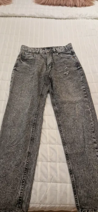Pantalón mom vaquero desgastado gris Talla S 