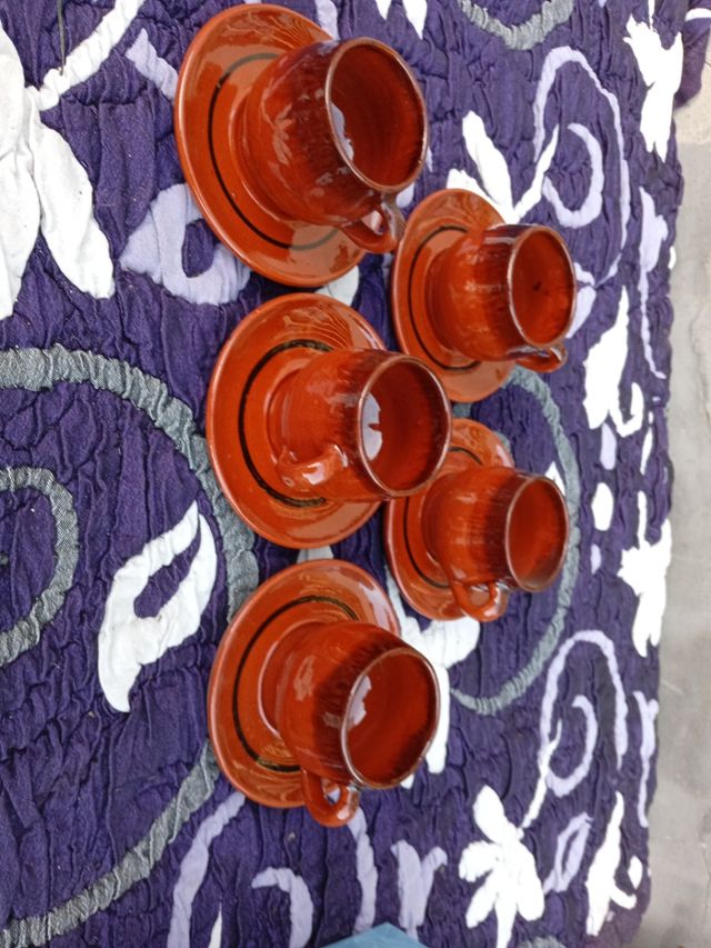 Juego de 5 tazas de barro cocido