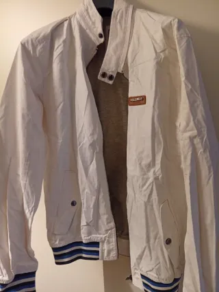 Chaqueta Pull&Bear blanca y azul