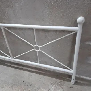 Cabecero de cama metálico blanco