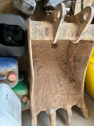 Cazo para retroexcavadora mixta