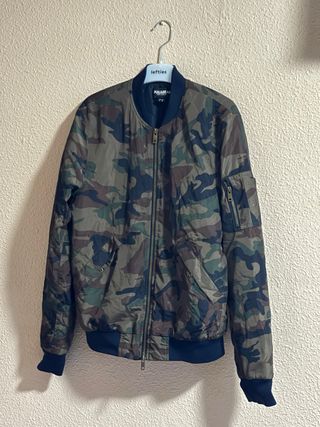 Chaqueta bomber Pull&Bear camuflaje hombre