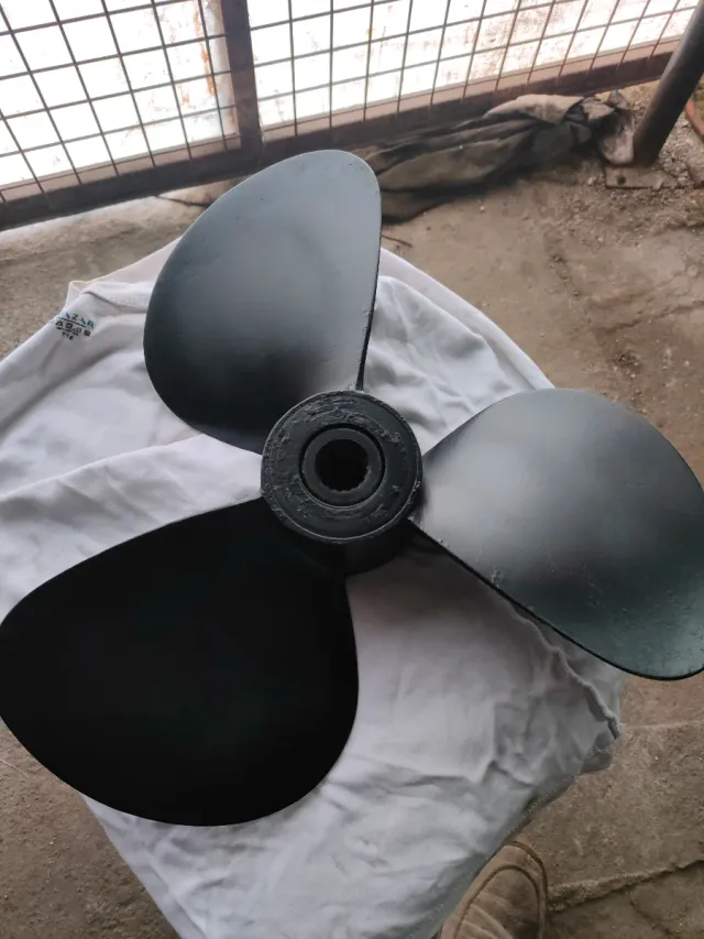 Hélice Yanmar 17x15