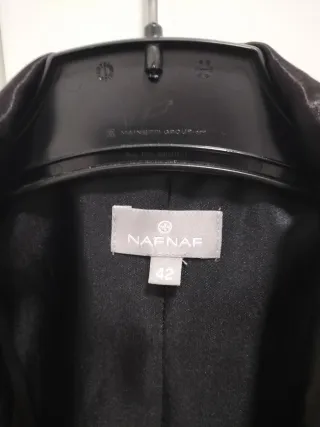 Chaqueta tipo esmoquin Naf Naf negra