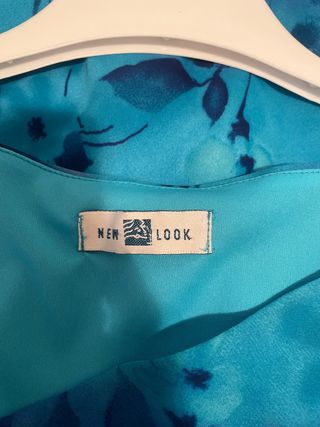 Vestido floral azul y turquesa