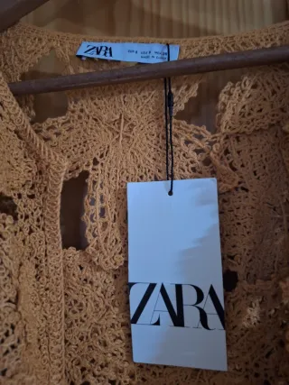 Abrigo Zara Crochet Talla S
Mostaza