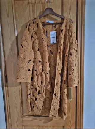 Abrigo Zara Crochet Talla S
Mostaza