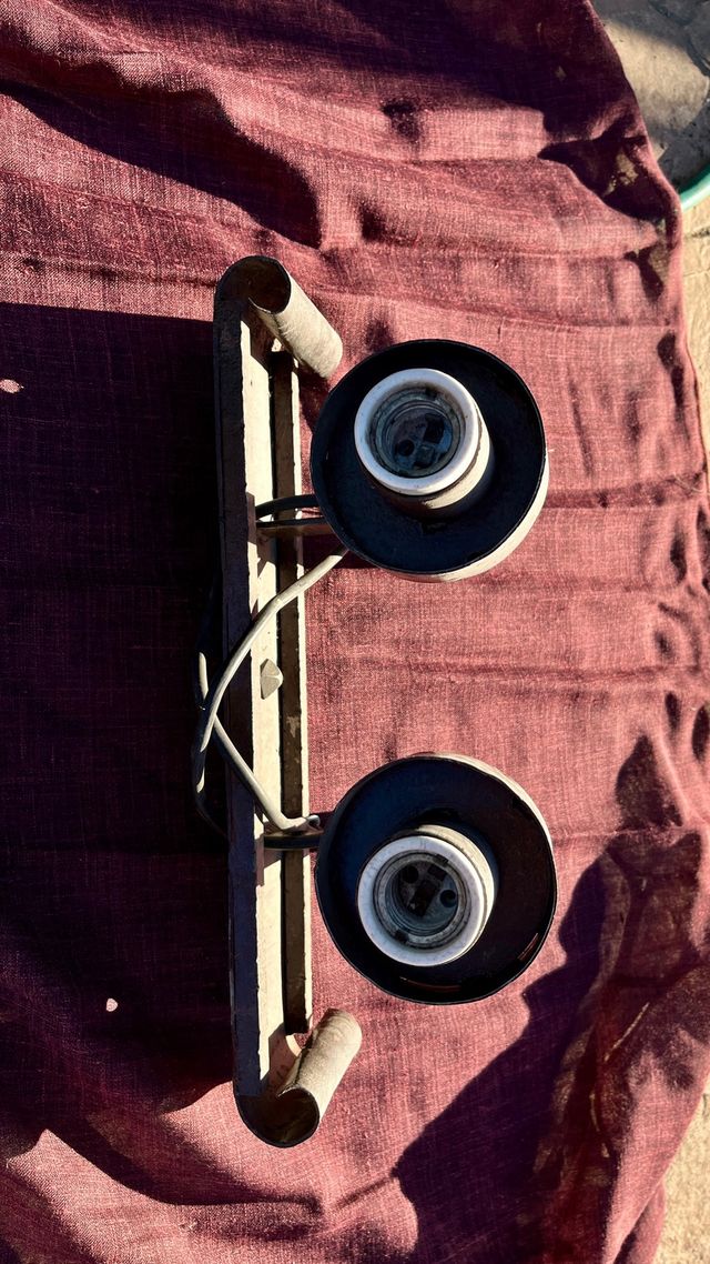 Apliques de hierro antiguos (4 unidades)