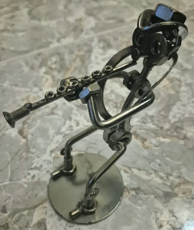 Escultura Metal Músico Saxofón