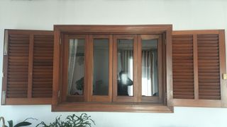 Persiana y Cristalera Teca Maciza