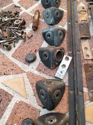 Lote Herrajes y Tornillería Gramófono