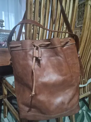 Bolso artesano de cuero marrón