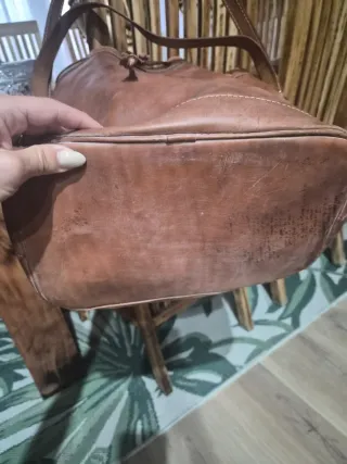 Bolso artesano de cuero marrón