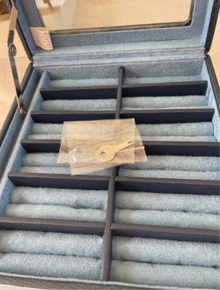 Joyero para anillos con llave