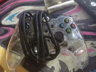 Xbox Series S bianca con design Razer