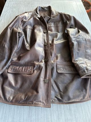 Chaqueta de piel marrón