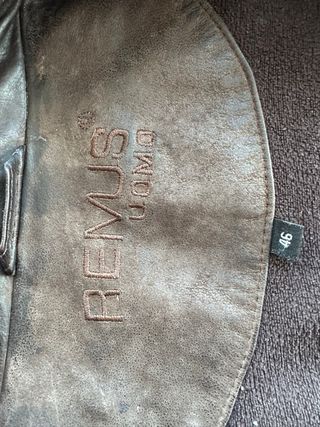 Chaqueta de piel marrón