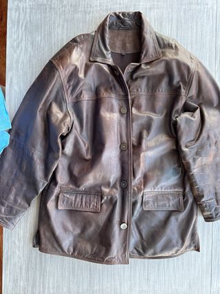 Chaqueta de piel marrón