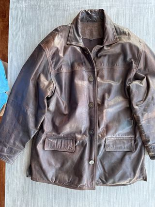 Chaqueta de piel marrón