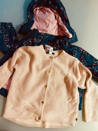 Set giacca impermeabile bimba 9/12 mesi e cardigan