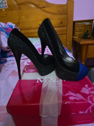 Zapatos de tacón negros y azules talla 37