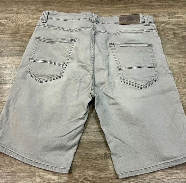 Tejano corto hombre gris