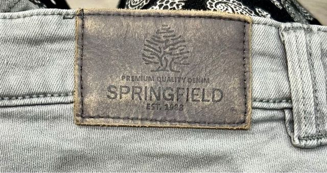 Tejano corto hombre gris