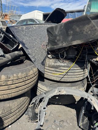 Mercedes E290: Capot, 4 Puertas y Portón Trasero