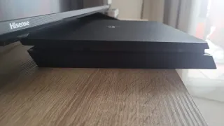 PS4 Slim 1TB (PlayStation4) +2 Dualshock 4 + juego